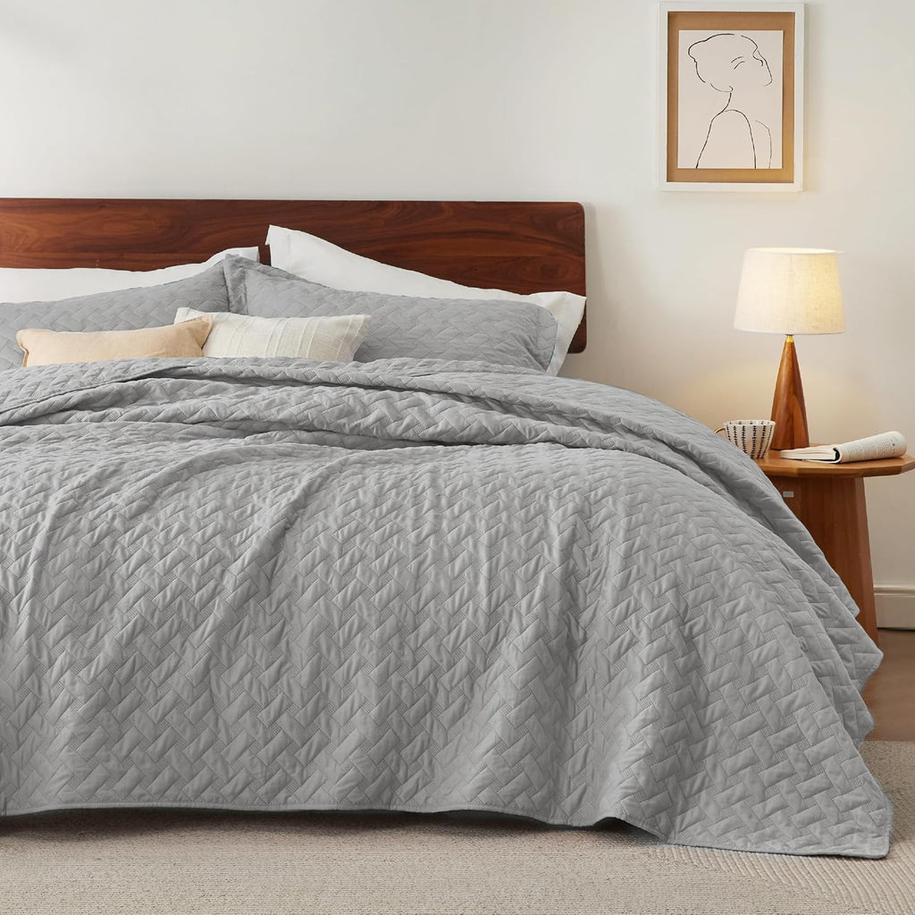 Quilts Queen Size - Grey Bedspreads Queen Size with Basket Weave Pattern, Soft Quilt Bedding Set, Lightweight Comforter Set Coverlet for All Seasons with 2 Pillow Shams (90" x 96") | Skin-Friendly Soft, All-Season Comfort, Breathable